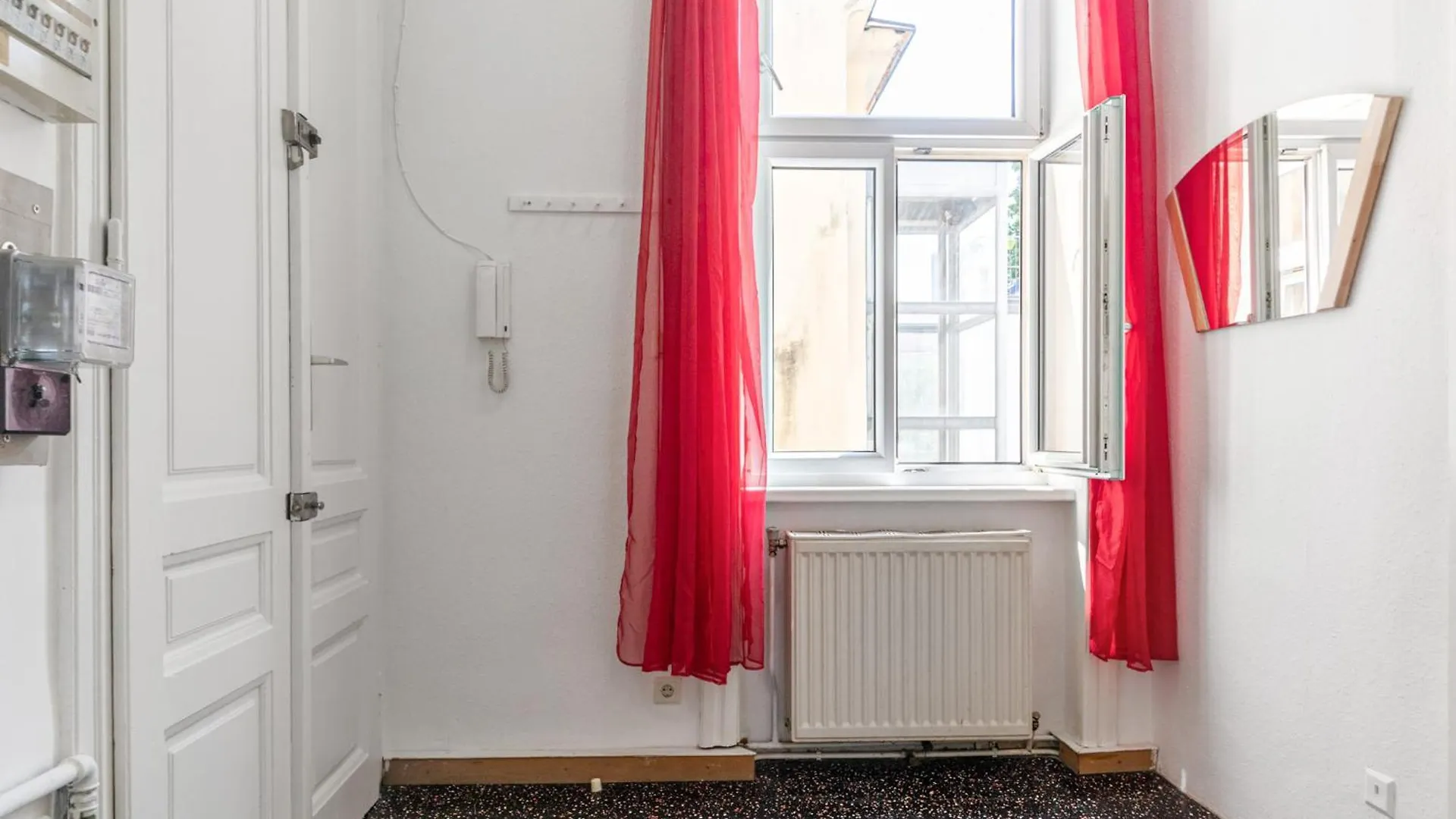 Sweet 2 Bedroom Apt For 5P, Ideal For Long-Term Stays Vienna 0*,  Austria
