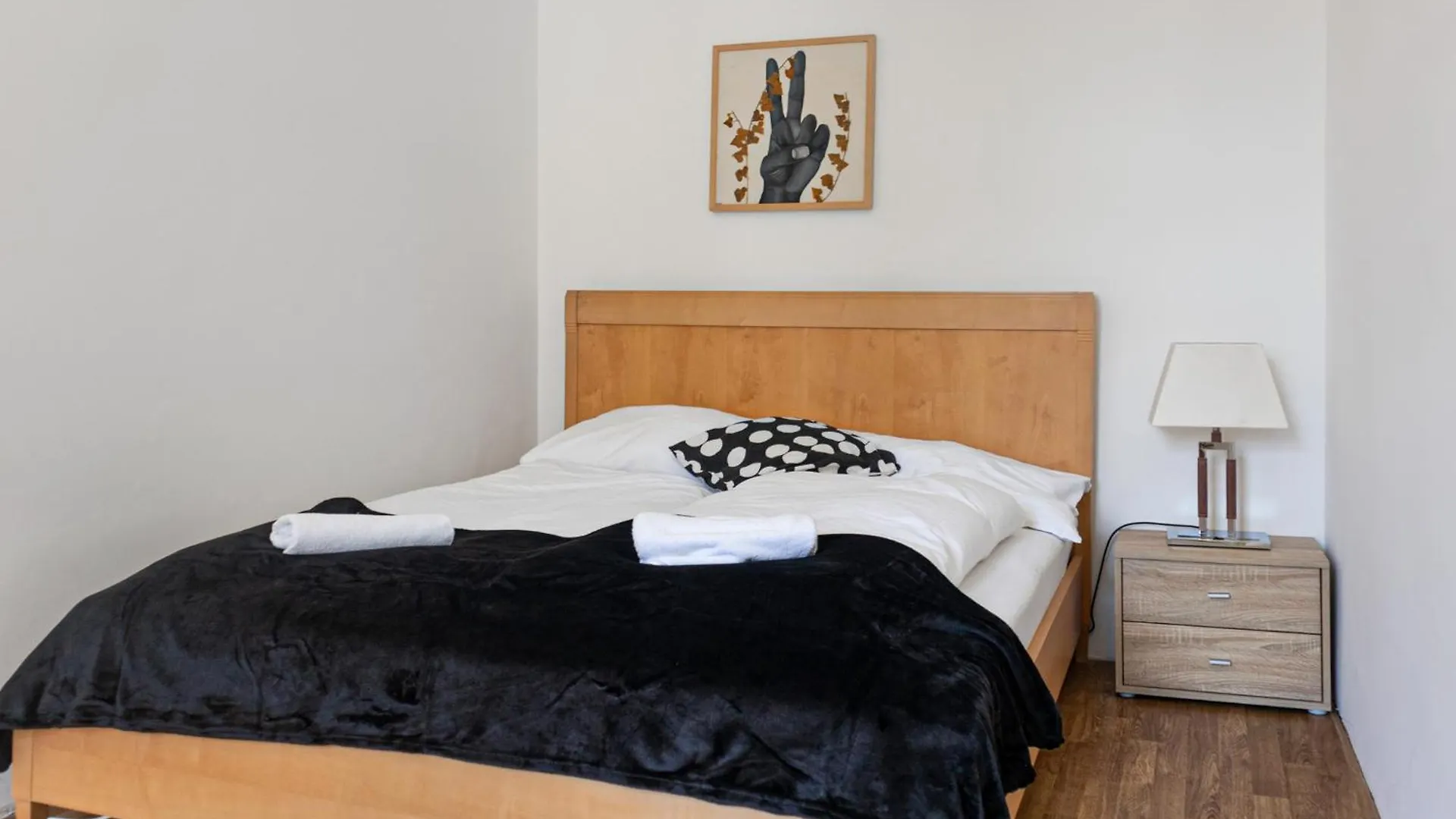 Sweet 2 Bedroom Apt For 5P, Ideal For Long-Term Stays Vienna Apartment